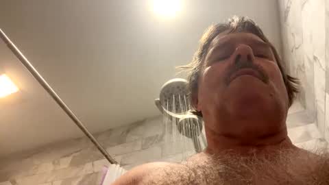 Snapshot of findmeyou68476332 chatting on February 25, 9:31 am findmeyou68476332 online show from February 25, 9:31 am