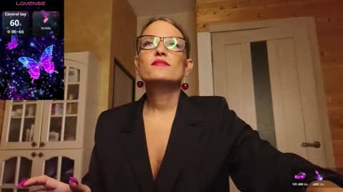Snapshot of findom_lady_shine chatting on September 12, 7:03 pm Lady online show from September 12, 7:03 pm
