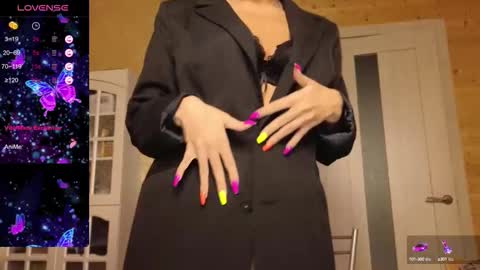 Snapshot of findom_lady_shine chatting on September 20, 9:38 pm Lady online show from September 20, 9:38 pm