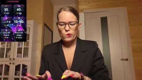 Snapshot of findom_lady_shine chatting on September 28, 6:24 pm Lady online show from September 28, 6:24 pm