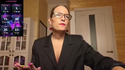 Snapshot of findom_lady_shine chatting on October 6, 3:48 am Lady online show from October 6, 3:48 am