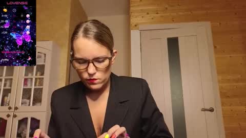 Snapshot of findom_lady_shine chatting on October 10, 11:53 am Lady online show from October 10, 11:53 am