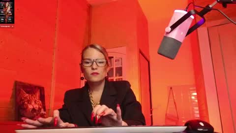 Lady online show from April 15, 7:58 pm