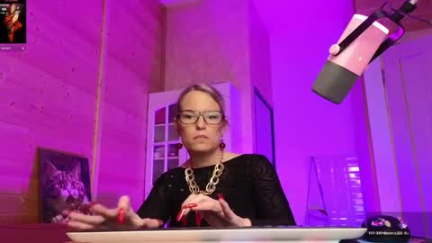 Lady online show from April 18, 3:43 am