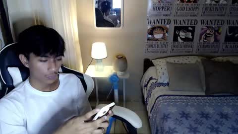 fineboii_rey18 online show from April 29, 5:30 pm