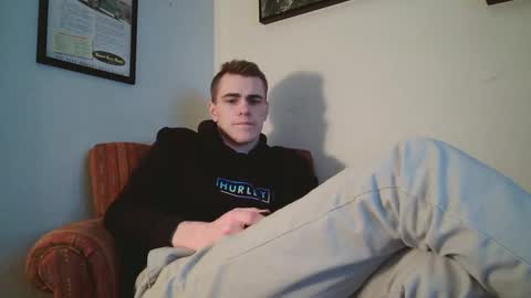 Snapshot of finnabun33 chatting on January 8, 2:35 am Jake I am Bicurious online show from January 8, 2:35 am