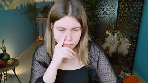 fiora online show from January 2, 5:03 am