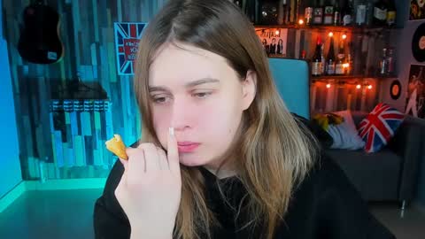 fiora online show from January 18, 6:03 am