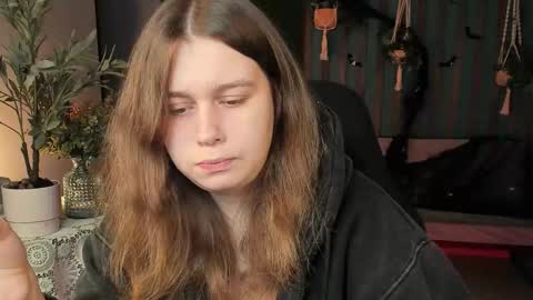 fiora online show from October 20, 1:44 pm