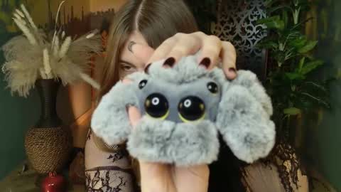 fiora online show from November 21, 6:12 am