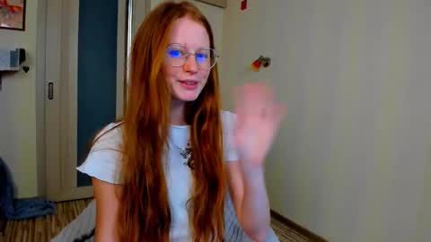 fire_luna online show from September 30, 6:18 am