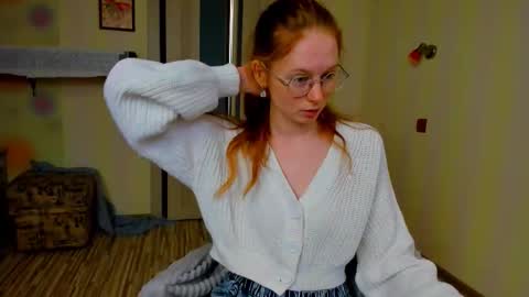 fire_luna online show from October 6, 4:43 am