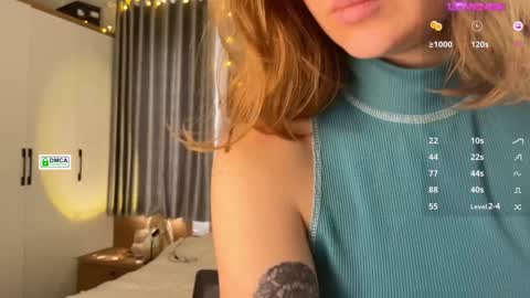 Snapshot of fire_red_ chatting on January 6, 3:42 am Liss  online show from January 6, 3:42 am