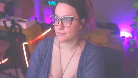 Lio Roxy online show from April 4, 1:15 am