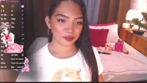 Snapshot of fitfemme_anna chatting on May 4, 4:41 am fitfemme_anna online show from May 4, 4:41 am