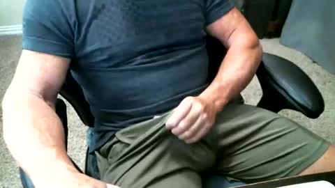 Snapshot of fitguy40 chatting on November 6, 7:48 pm fitguy40 online show from November 6, 7:48 pm