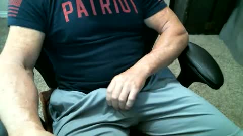 Snapshot of fitguy40 chatting on November 29, 9:29 pm fitguy40 online show from November 29, 9:29 pm