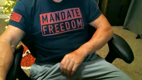 fitguy40 online show from December 18, 3:56 am