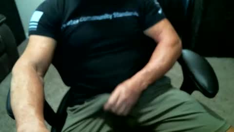 fitguy40 online show from April 20, 8:43 pm