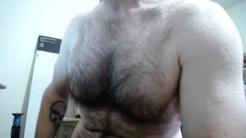 Snapshot of fitshow75 chatting on September 22, 11:34 am Links in Bio below online show from September 22, 11:34 am