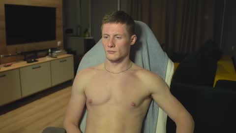 Snapshot of fixsicki chatting on October 28, 10:01 pm Eren.  online show from October 28, 10:01 pm