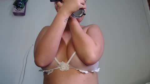 Snapshot of flamebond_room chatting on October 11, 12:04 pm tteo Sienna online show from October 11, 12:04 pm