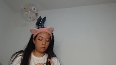 Snapshot of flamebond_room chatting on October 14, 12:06 pm tteo Sienna online show from October 14, 12:06 pm