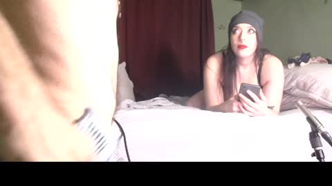 Flannel Dong online show from November 8, 8:25 am