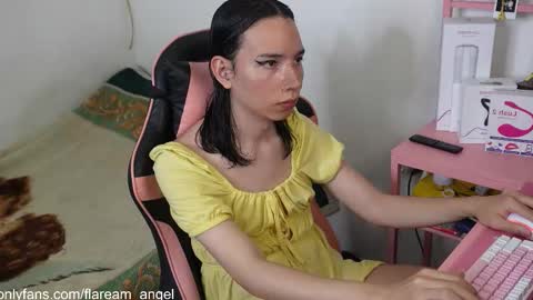 Snapshot of flaream_angel chatting on September 29, 11:42 pm Alexa online show from September 29, 11:42 pm