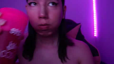 Snapshot of flaream_angel chatting on October 25, 4:42 am Alexa online show from October 25, 4:42 am