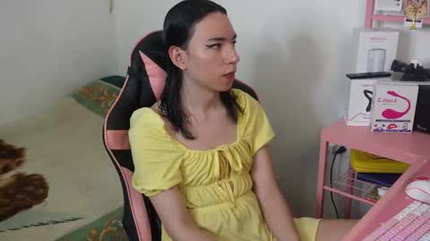 Snapshot of flaream_angel chatting on November 7, 5:24 pm Alexa online show from November 7, 5:24 pm