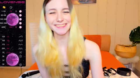 Snapshot of fleximona chatting on February 14, 8:42 am FlexiMona online show from February 14, 8:42 am