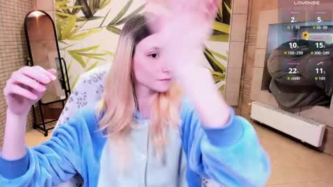 FlexiMona online show from April 19, 10:03 am