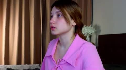 Snapshot of flirtbubble chatting on October 4, 7:12 pm Doloras online show from October 4, 7:12 pm