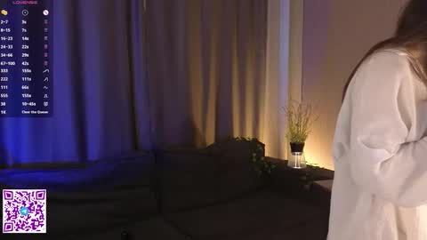 Snapshot of flirtbubble chatting on October 13, 6:24 am Doloras online show from October 13, 6:24 am