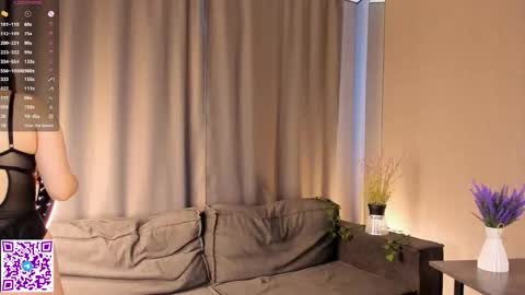 Snapshot of flirtbubble chatting on October 14, 6:25 am Doloras online show from October 14, 6:25 am