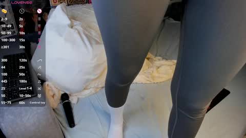 Emely  online show from March 3, 1:21 am