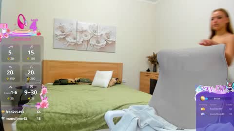 Snapshot of flooora_0 chatting on January 10, 1:40 am Mona online show from January 10, 1:40 am