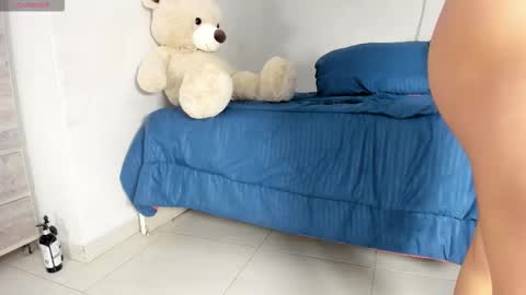 Snapshot of flor_herrera1 chatting on November 12, 5:08 am online show from November 12, 5:08 am