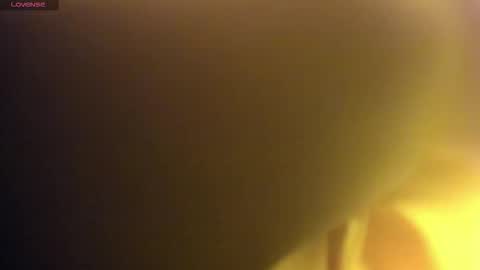 Snapshot of flor_herrera1 chatting on December 2, 4:07 am online show from December 2, 4:07 am