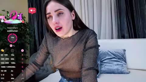 Snapshot of flouvet chatting on November 15, 10:04 pm Flouvet online show from November 15, 10:04 pm