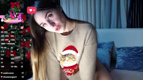 Snapshot of flouvet chatting on December 17, 8:42 am Flouvet online show from December 17, 8:42 am