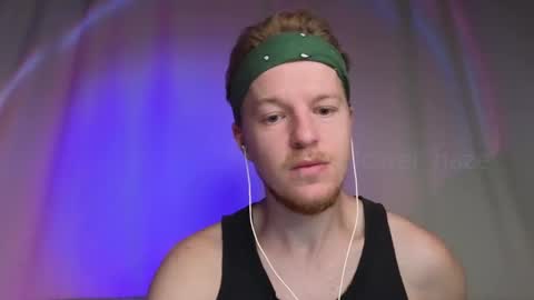 Snapshot of flower_haze chatting on December 17, 1:29 am Alexander online show from December 17, 1:29 am