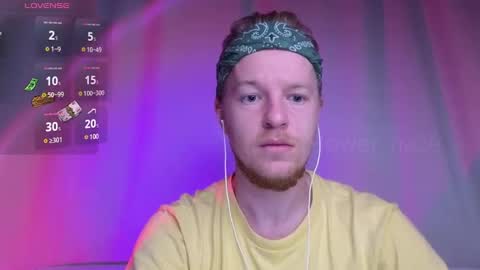 Snapshot of flower_haze chatting on December 20, 2:08 am Alexander online show from December 20, 2:08 am