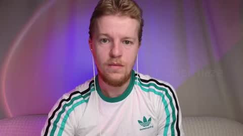 Snapshot of flower_haze chatting on December 24, 2:43 am Alexander online show from December 24, 2:43 am