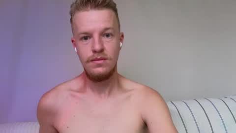 Snapshot of flower_haze chatting on October 8, 4:54 am Alexander online show from October 8, 4:54 am