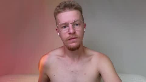 Snapshot of flower_haze chatting on October 17, 4:04 am Alexander online show from October 17, 4:04 am