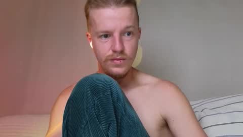 Snapshot of flower_haze chatting on October 25, 5:48 am Alexander online show from October 25, 5:48 am