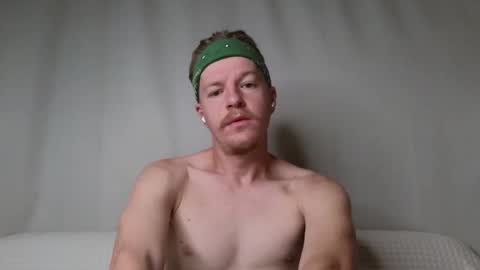 Snapshot of flower_haze chatting on November 3, 2:57 am Alexander online show from November 3, 2:57 am