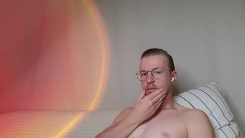 Snapshot of flower_haze chatting on November 22, 3:27 am Alexander online show from November 22, 3:27 am